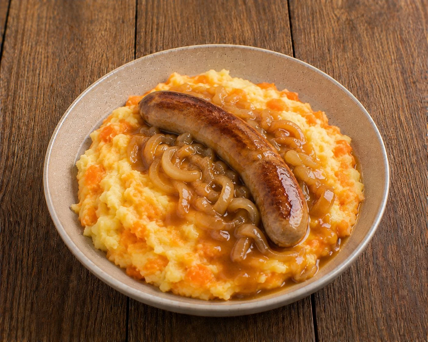 Möhren Kartoffel Stampf und Bratwurst - by Catering Heike Elhaddaoui